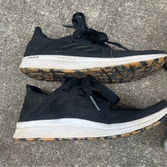 2 pair of adidas sneakers size 7 & 7.5 - Picture 2 of 11